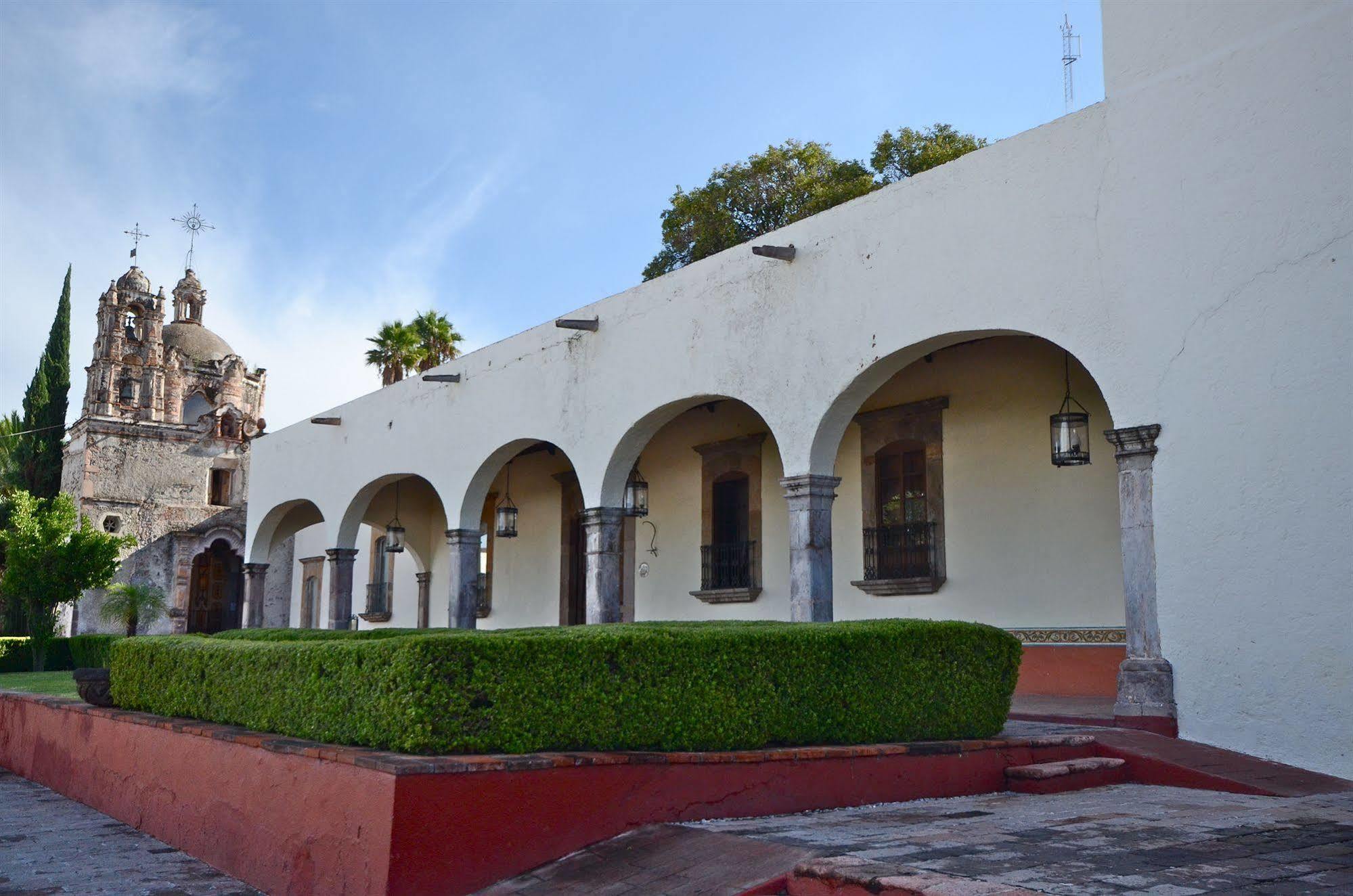 Hotel Mision Grand Juriquilla Exterior foto