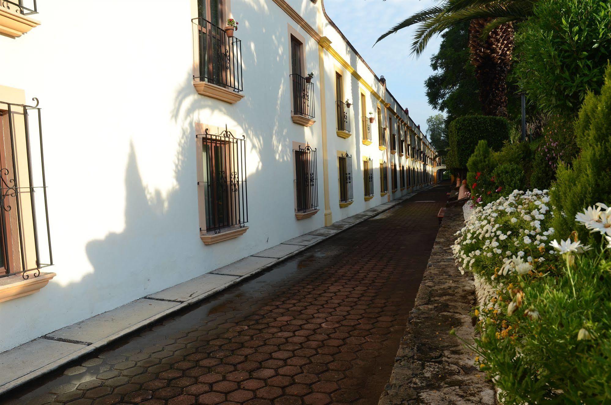 Hotel Mision Grand Juriquilla Exterior foto