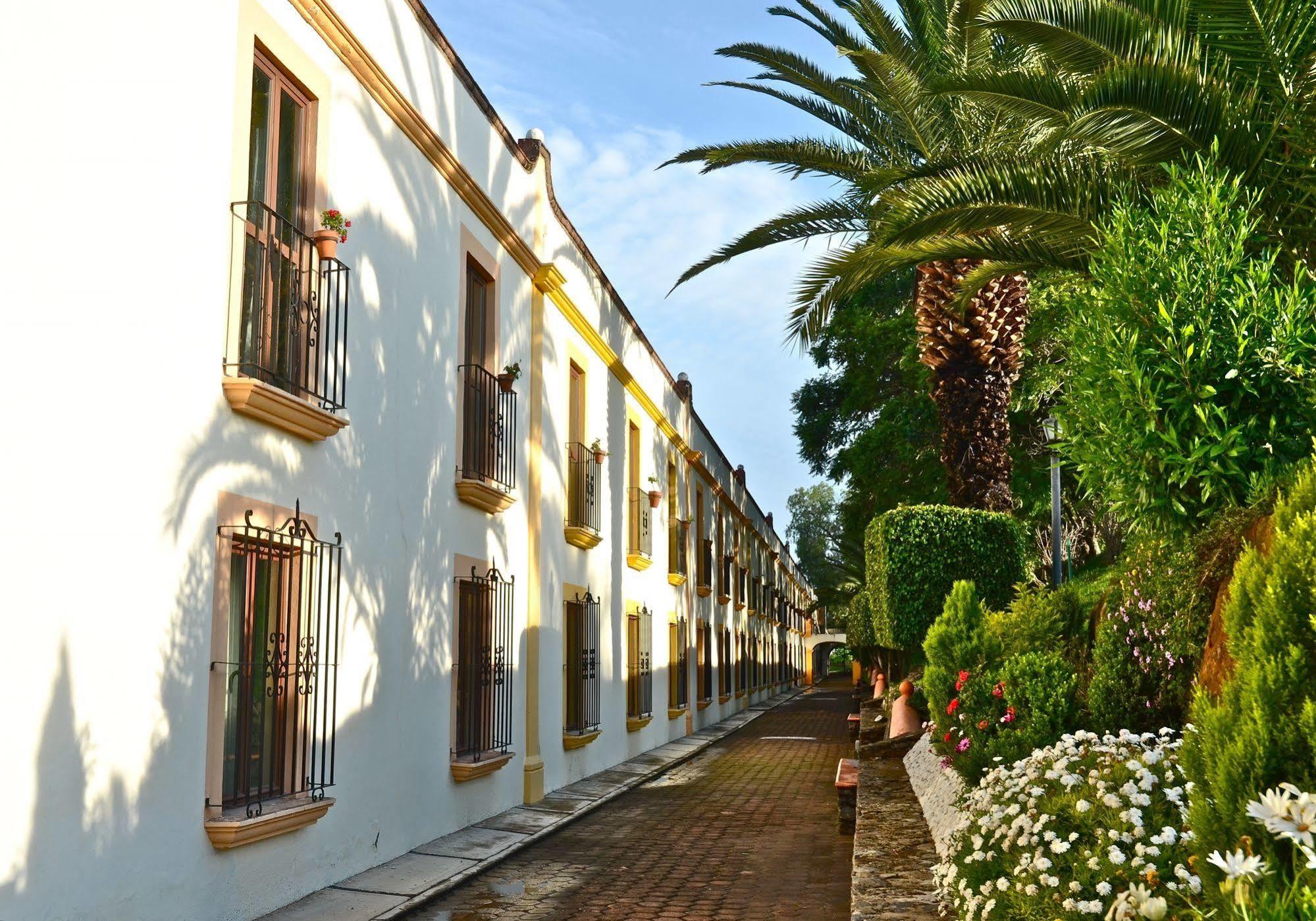 Hotel Mision Grand Juriquilla Exterior foto
