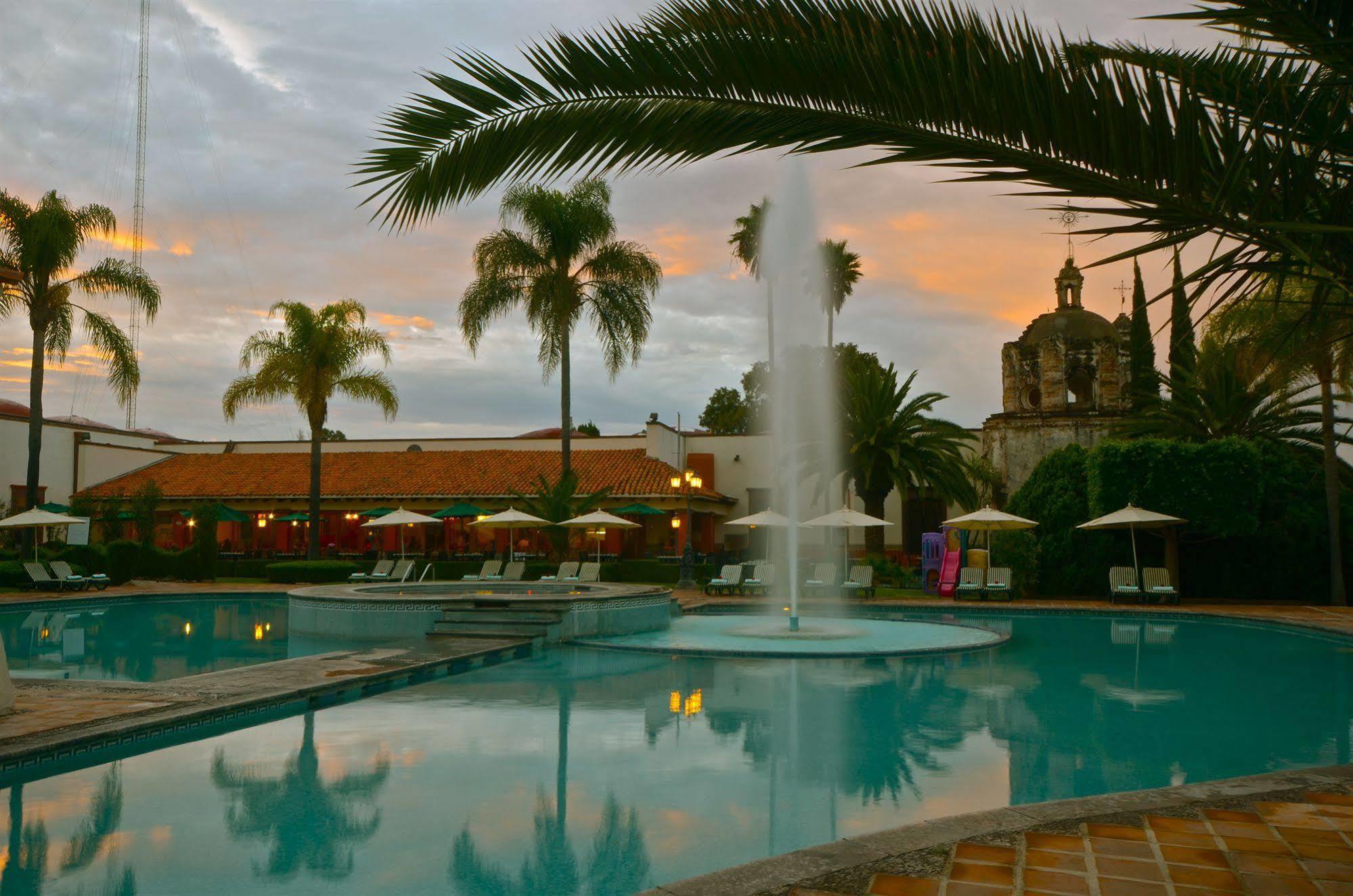 Hotel Mision Grand Juriquilla Exterior foto