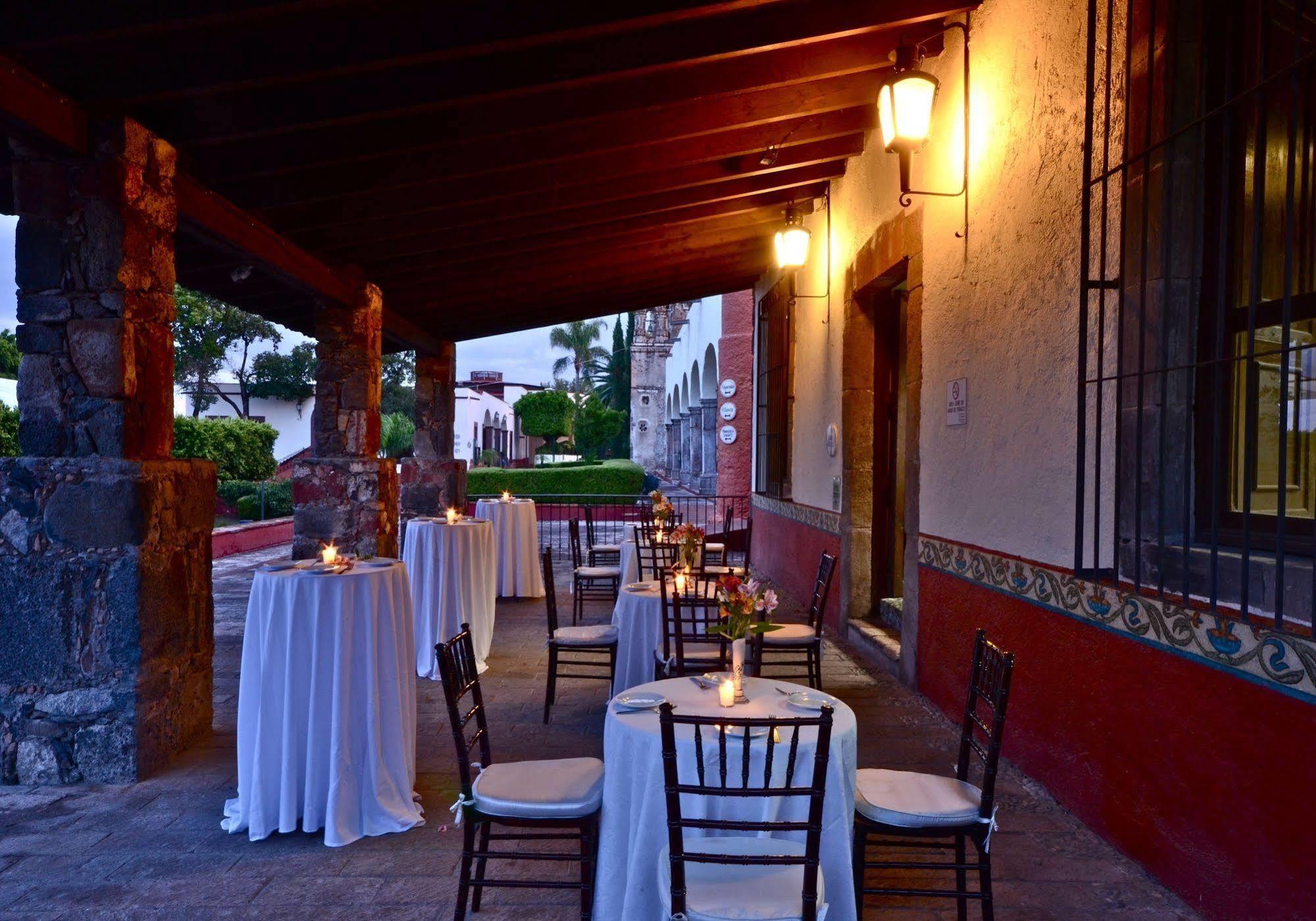 Hotel Mision Grand Juriquilla Exterior foto